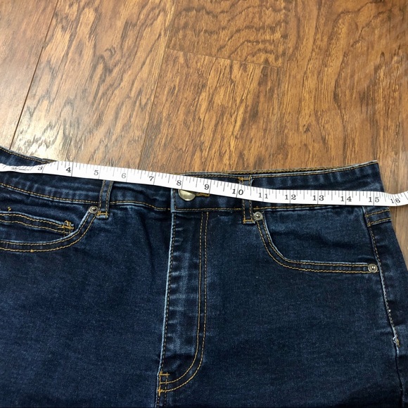 Denim Mid-Rise Shorts - Picture 10 of 11